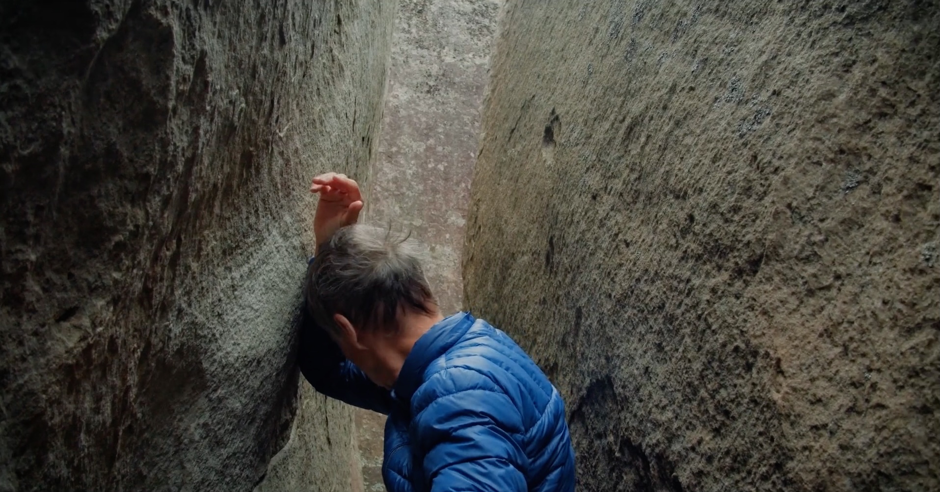 Laura entre les rochers